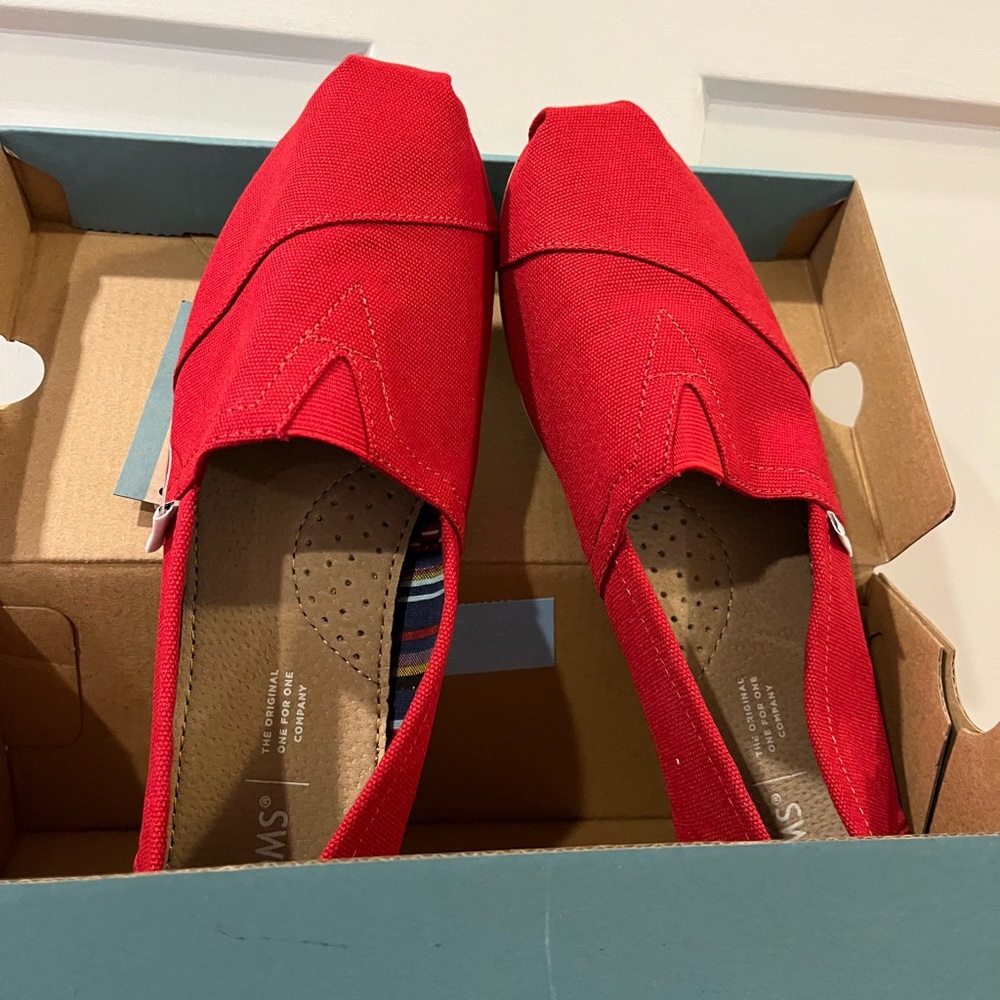 Toms Women's Vibrant Red Loafers